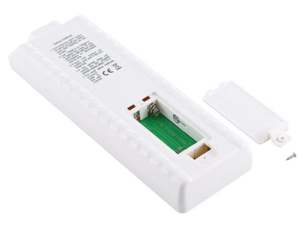 Universal A / C Remote Controller With Flashlight - Chunghop-1915197922778157059