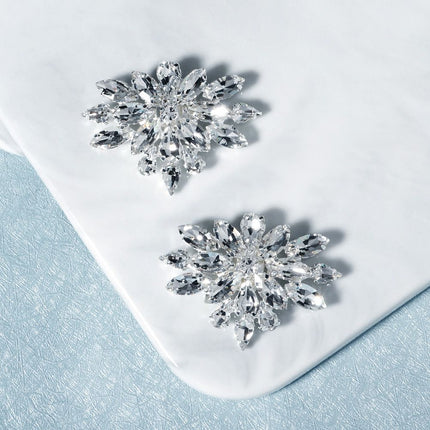 A Pair of Flower-shaped Rhinestones Crystal Shoe Clips Women Bride Wedding Party Jewelry Charms Buckle Shoe Decoration Accessories