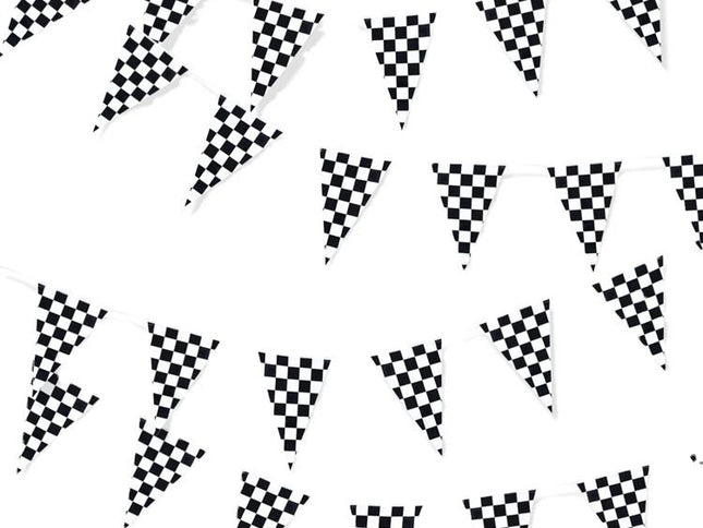 Reusable party decoration flags, 38 black and white checkered flags sewn on white ropes (black and white checkered)