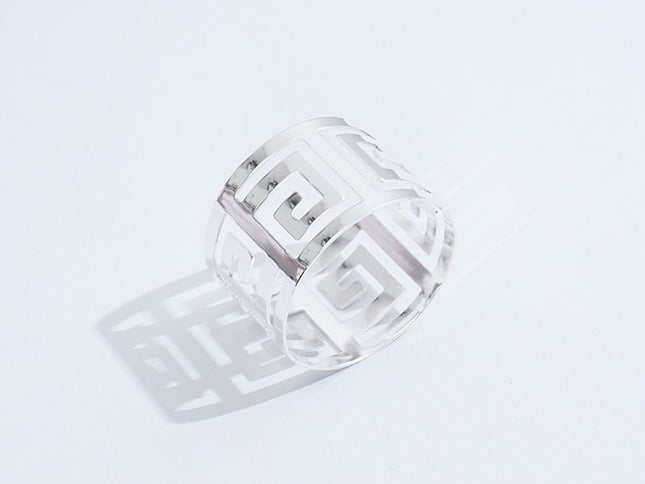 6PCS Hollow Out Napkin Ring Holder, Silver Circle Serviette Buckles for Holiday Party Wedding Banquet Household Festival Decor