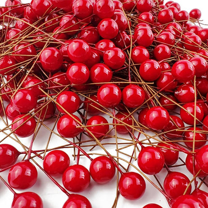300PCS Artificial Holly Berries, Mini 10 mm Fake Berries Decor on Wire for Christmas Tree Decorations Flower Wreath DIY Craft(Red)