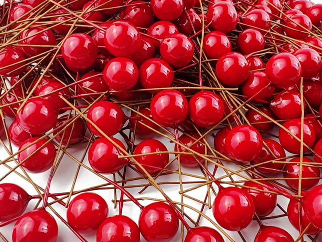 300PCS Artificial Holly Berries, Mini 10 mm Fake Berries Decor on Wire for Christmas Tree Decorations Flower Wreath DIY Craft(Red)