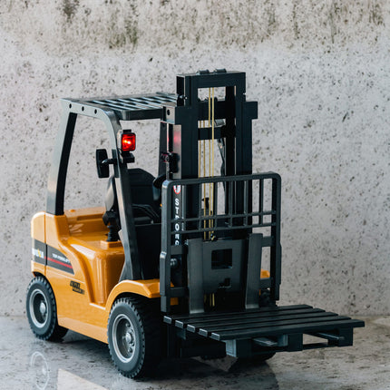 1:10 Scale 2.4G 8-Channel Metal Remote Control Forklift Construction Vehicle with Lifting Function & Sound