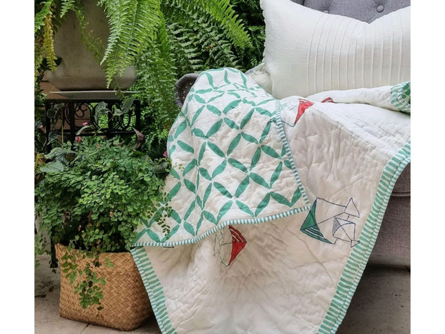 GOTS Certified Organic Cotton Reversible Baby Quilt (100x120cm) - Pretty Kites (Green)