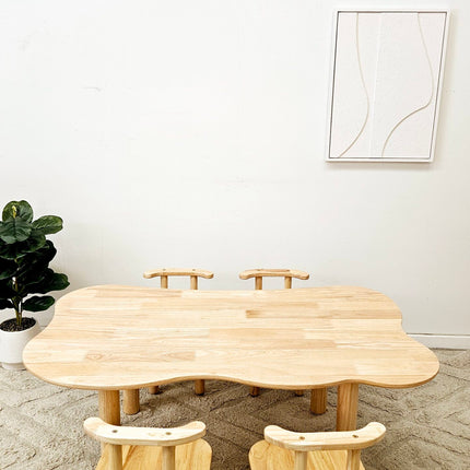 Child hardwood cloud table with 4 chairs
