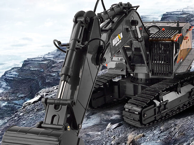 HUINA 1/14 22CH RC Alloy Excavator Construction Engineering Vehicle Toy Gift