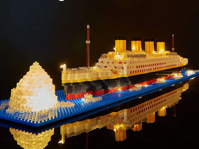NNEOBA Titanic Ship Toy with LED Light