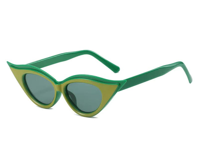 Retro Cat-Eye Sunglasses - Stylish Green Vintage Frames for Women