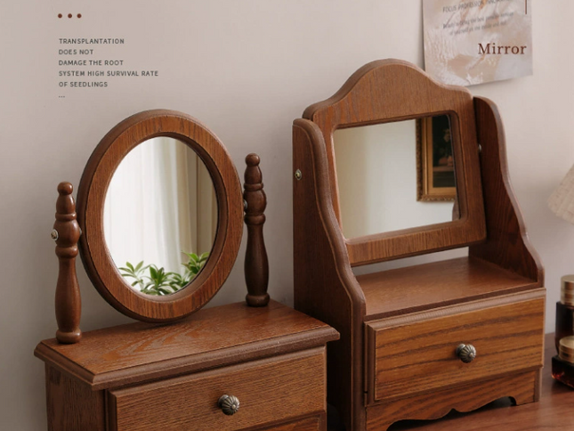 Love Shaped Mirror Cordate Wooden Tabletop Vanity Mirror, Elegant Design