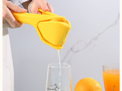 3 Pcs Green Easy-Squeeze Manual Citrus Juicer - Durable Lemon & Orange Squeezer with Pour Spout, Food-Grade PP