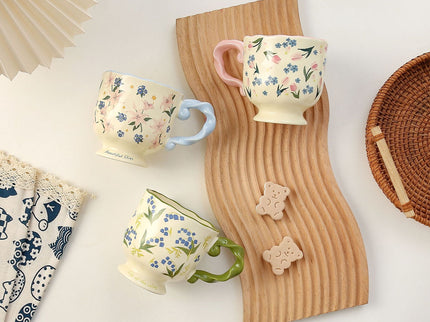 Elegant Ceramic Mug with Sculpted Handle,400ml Vintage Inspired Pedestal Design(Rose pink)