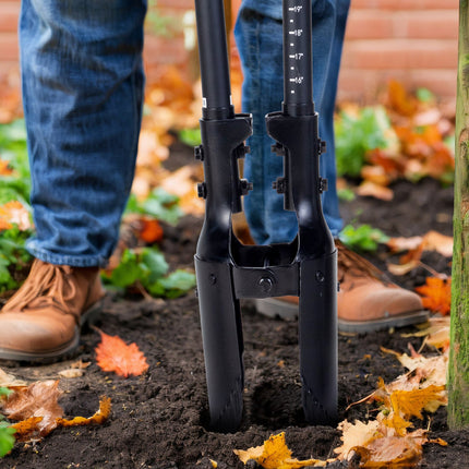 VEVOR Post Hole Digger, Heavy Duty Post Hole Digger with Fiberglass Handle, Manual Hole Digger with Scale Markings and Metal Blade, Post Hole Digger Tool for Digging Gardening and Outdoors, 1460 mm