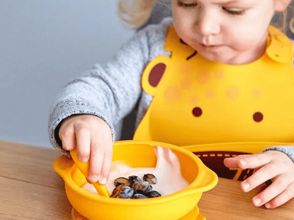 Marcus & Marcus- Palm Grasp Self Feeding Spoon Willo the Whale-Purple-1875027522161348610