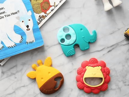 Marcus & Marcus- Sensory Silicone Teether Lola the Giraffe-Yellow-1875027415818964995